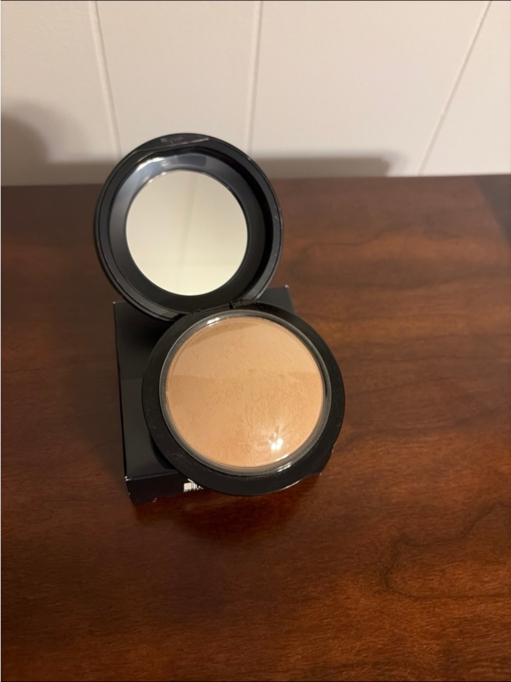 MAC Cosmetics Mineralize Pressed Powder Compact - Medium Plus - New